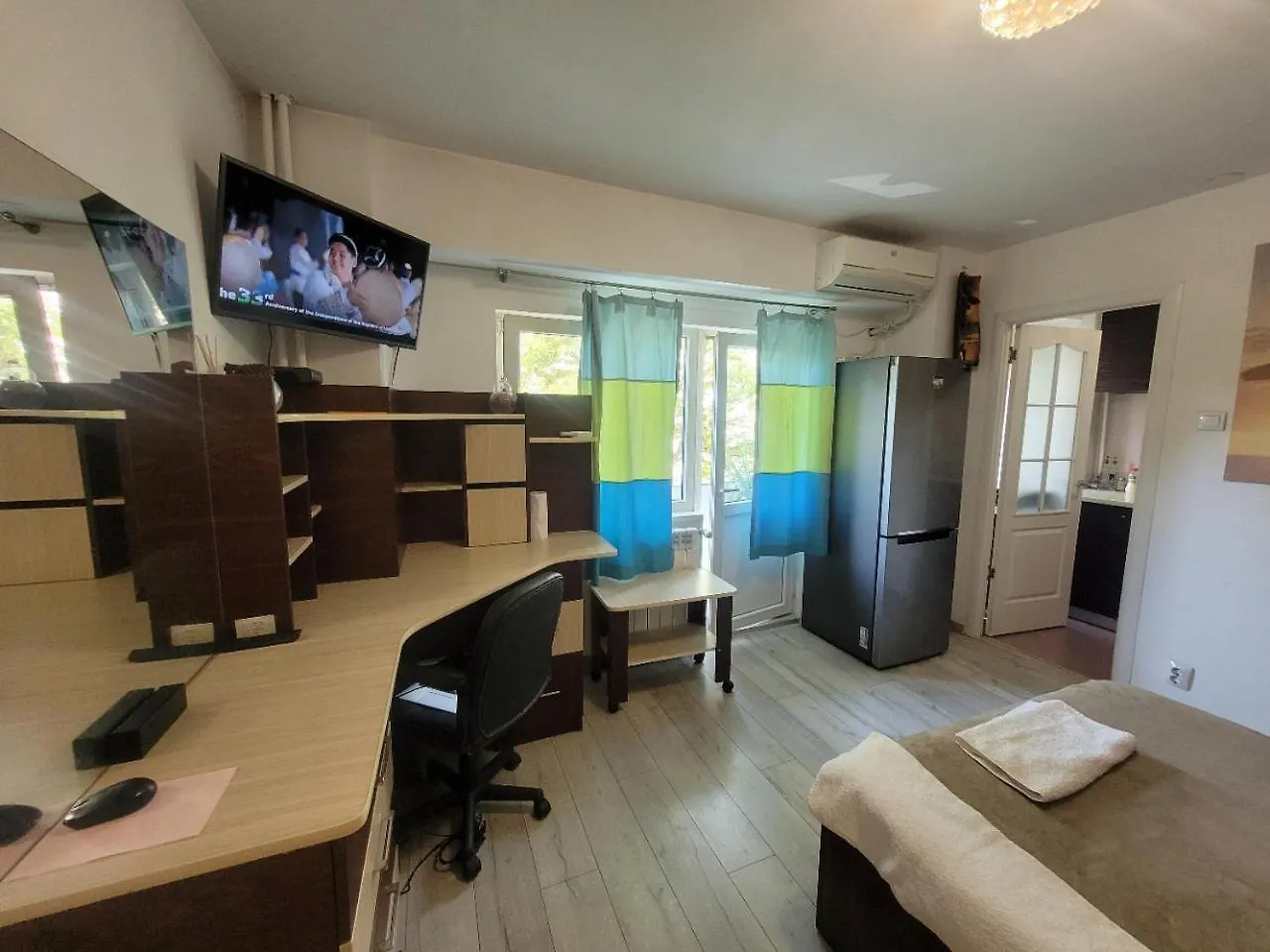 Lovely Studio.Furnitured, 15Min To City Center contacts